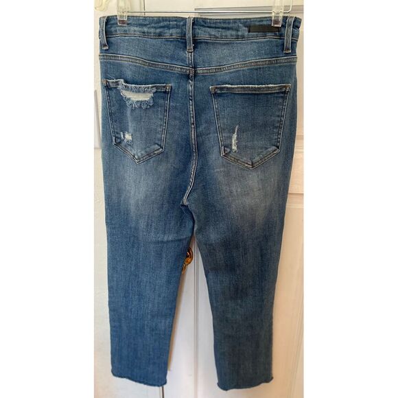 Risen High waist, distressed jeans with raw hem. Size 30 - Picture 4 of 9
